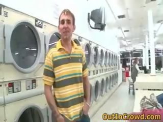 Γύρισε επί ομοφυλόφιλος striplings έχει x βαθμολογήθηκε βίντεο σε δημόσιο laundry 1 με outincrowd